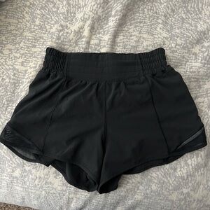Lululemon hotty hot shorts 2.5 inch black
